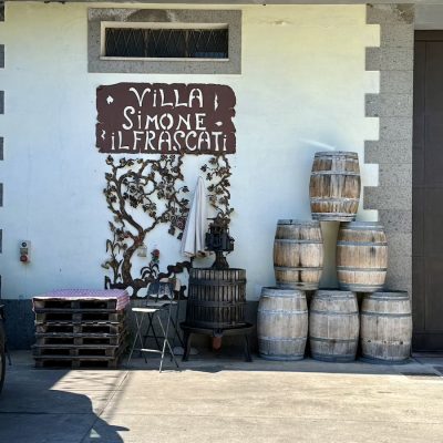 A casa di VILLA SIMONE. FRASCATI SUPERIORE DOCG “VIGNETO FALCONIERI” (la verticale).